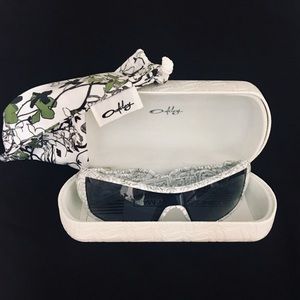 NEW Oakley Oil Rig Sunglasses White/TextPrint/Grey